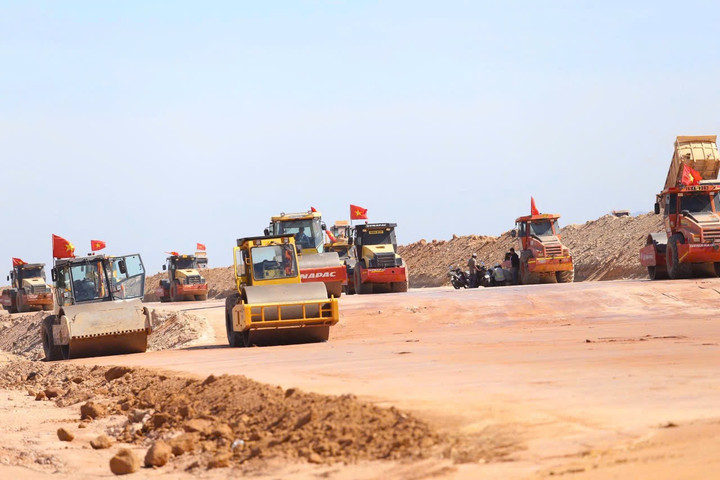 Gia Lai đề nghị nhiều bộ, ngành hỗ trợ mở các chuyến bay charter quốc tế