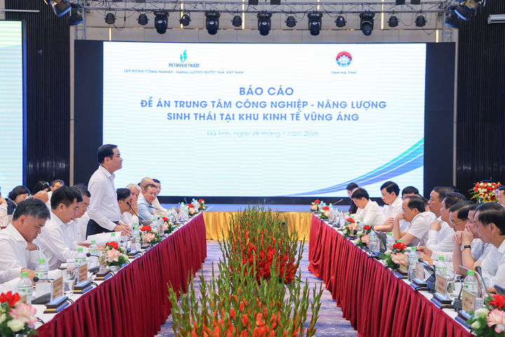 Petrovietnam làm việc với Tỉnh ủy, UBND tỉnh Hà Tĩnh về định hướng mở rộng hợp tác lĩnh vực công nghiệp - năng lượng
