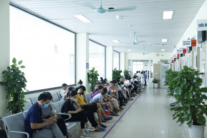 Bộ Chính trị yêu cầu giảm đầu mối bệnh viện, khối giám định pháp y