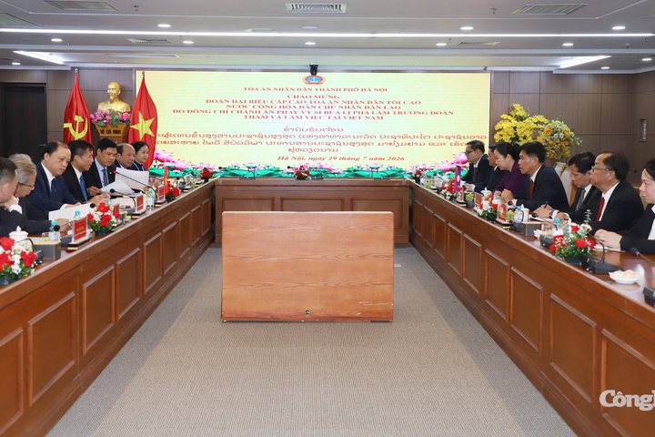 Đoàn đại biểu cấp cao TANDTC Lào thăm, làm việc với TAND TP. Hà Nội