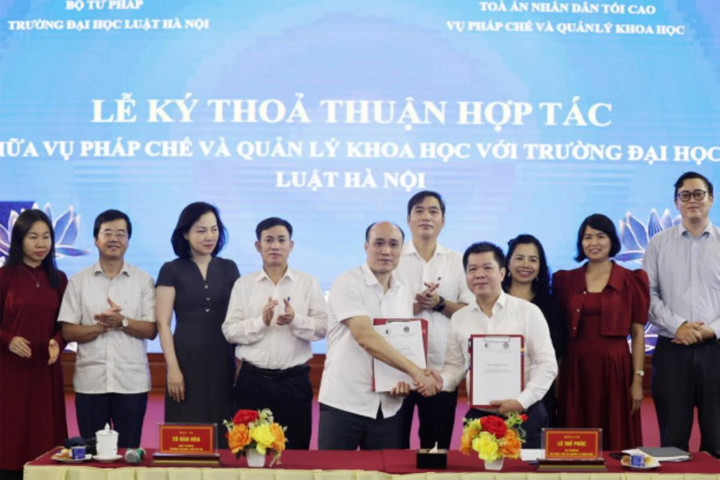 Vụ Pháp chế và Quản lý khoa học TANDTC và Trường Đại học Luật Hà Nội ký Thỏa thuận hợp tác