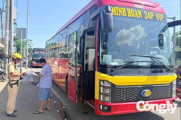 CSGT TP.HCM kiểm soát chặt xe khách