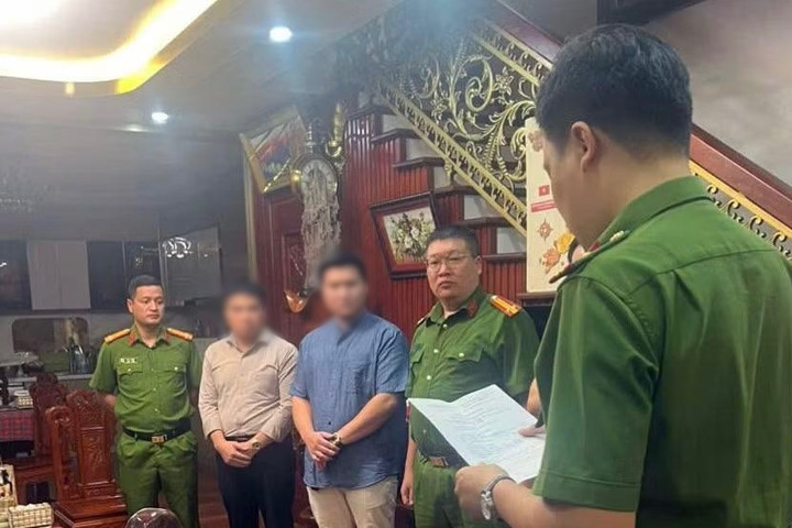 Khởi tố một Chi cục trưởng cùng 5 cán bộ cấp dưới