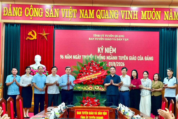 Lãnh đạo tỉnh Tuyên Quang chúc mừng Ban Tuyên giáo và Dân vận Tỉnh ủy nhân Ngày truyền thống ngành Tuyên giáo