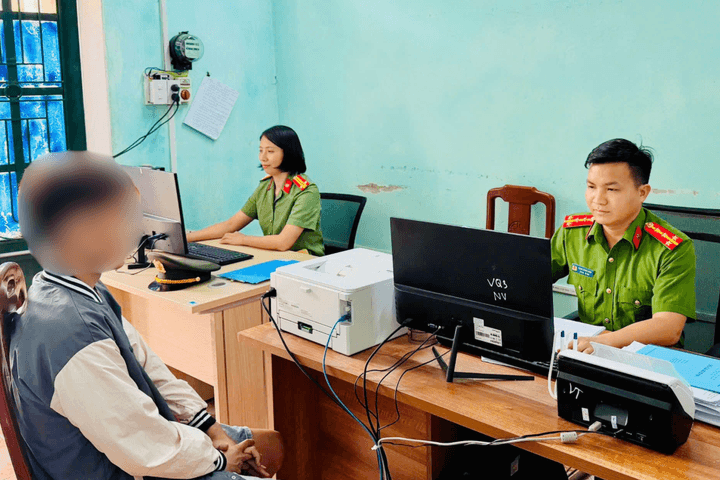 Xử phạt thanh niên livestream xe máy "bốc đầu" câu view