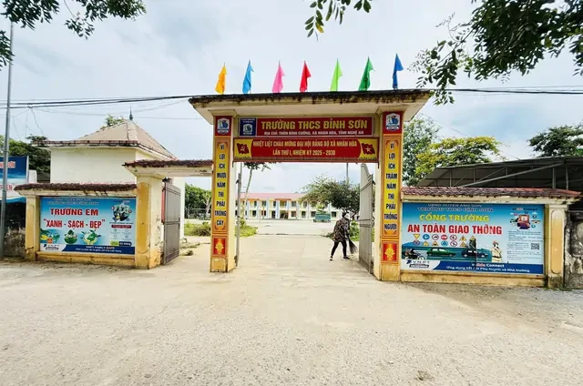 Một hiệu trưởng bị đình chỉ chức vụ vì liên quan đường dây cá độ bóng đá qua mạng
