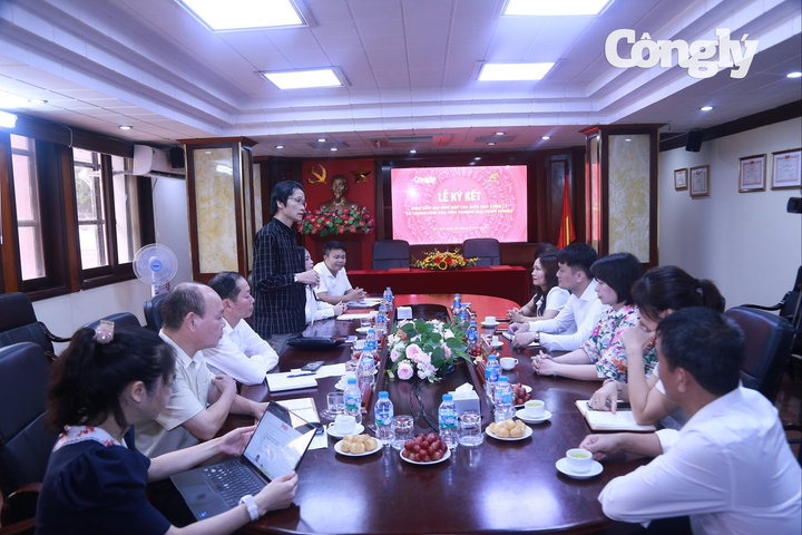 Báo Công lý và Trung tâm Xúc tiến thương mại nông nghiệp ký Biên bản hợp tác