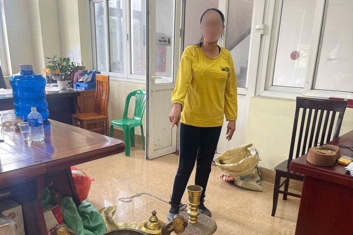 Bắt giữ người phụ nữ trộm cắp đồ thờ tại các di tích ở Yên Tử