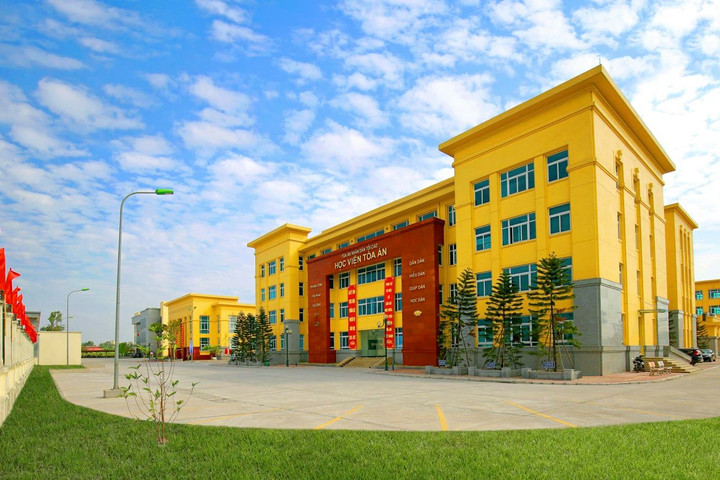 Triệu tập 1.182 thí sinh dự Kỳ thi tuyển chọn Thẩm phán Tòa án nhân dân năm 2026