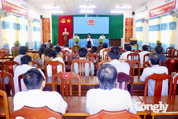 Phiên tòa lưu động xét xử hành vi dùng kích điện bắt cá