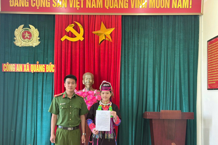 Nữ sinh dân tộc Dao viết đơn tình nguyện tham gia nghĩa vụ Công an nhân dân