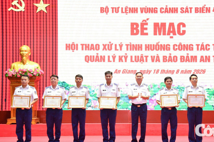 Triển khai thực hiện nghiêm Chỉ thị 76 của Bộ trưởng Bộ Quốc phòng gắn với thực tiễn chỉ huy, quản lý tại đơn vị