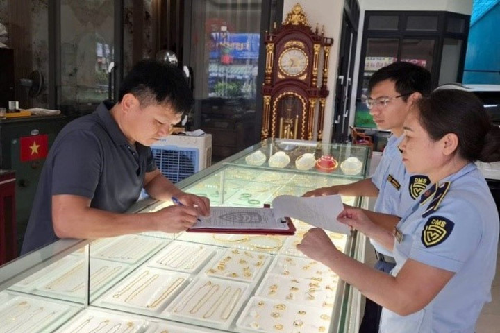 Siết quản lý hoạt động kinh doanh kim khí quý, đá quý