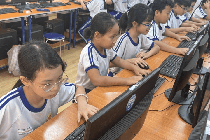 AI vào trường học: 30.000 giáo viên được đào tạo kỹ năng số