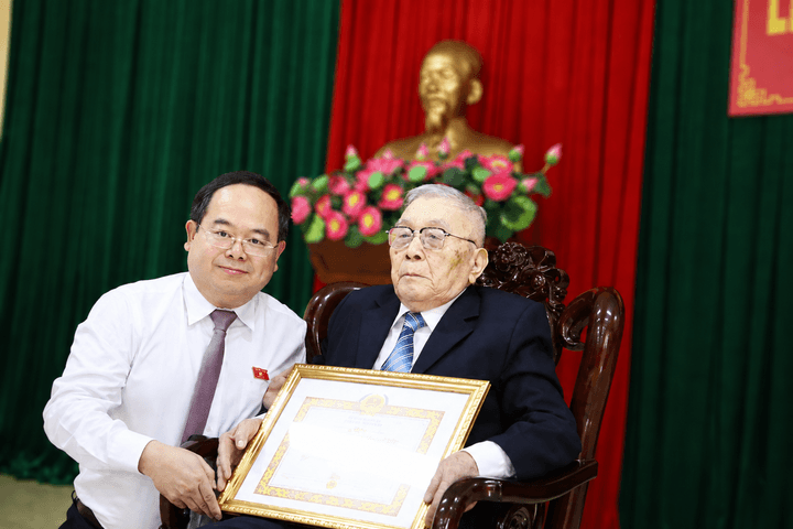 Bí thư Tỉnh ủy Quảng Ninh: Thành phố mới phải tạo chuyển biến thực chất cho người dân