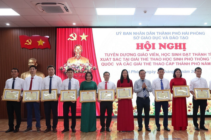 Hải Phòng: Tuyên dương giáo viên, học sinh đạt thành tích xuất sắc tại Giải Thể thao học sinh