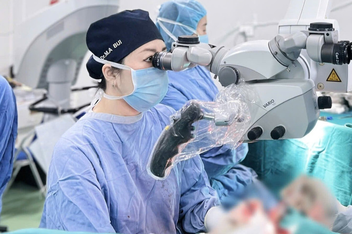 Nam thanh niên tìm lại nụ cười sau gần 7 năm liệt mặt