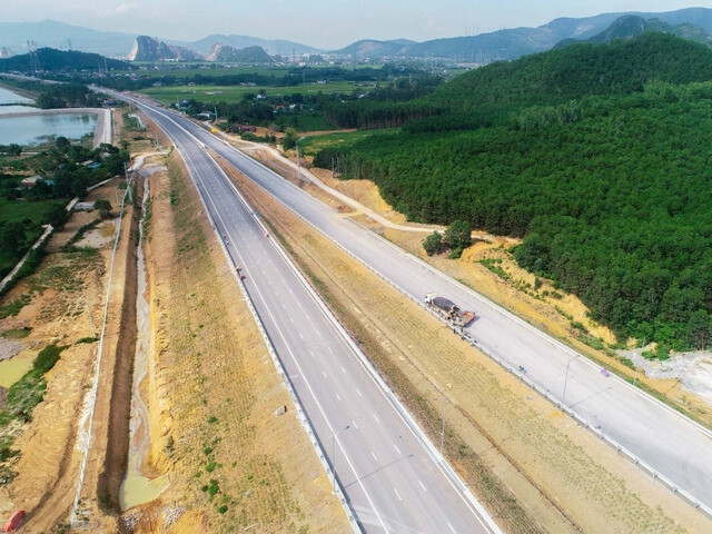 Đẩy nhanh tiến độ thực hiện các dự án đầu tư xây dựng công trình đường bộ cao tốc tại khu vực phía Bắc