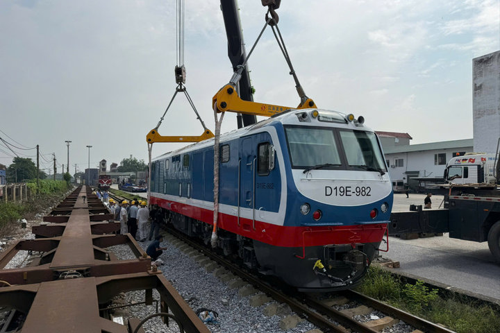 Hình ảnh Đường sắt Việt Nam tiếp nhận lô đầu máy mới đạt tốc độ lớn nhất 120km/giờ