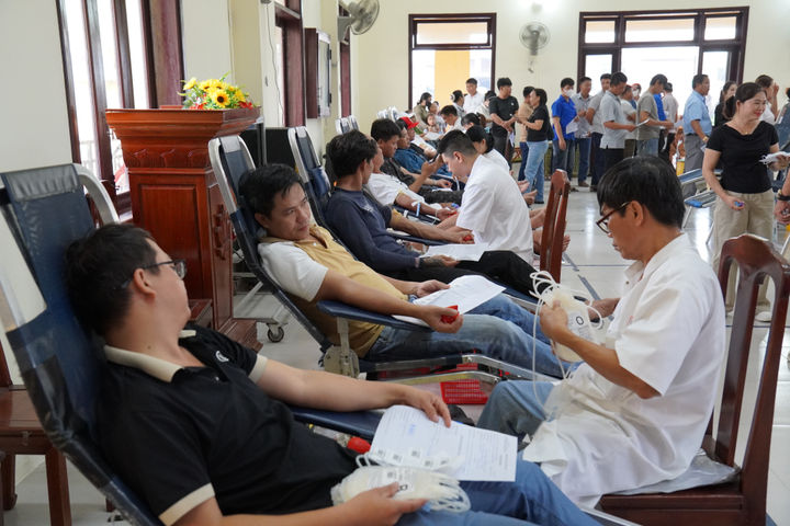 Sôi nổi ngày hội hiến máu tình nguyện