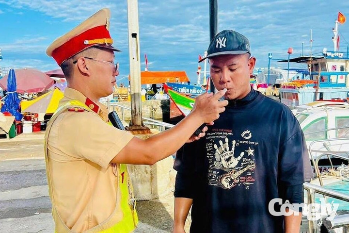 Tăng cường tuần tra, xử lý vi phạm, bảo đảm an toàn giao thông dịp lễ