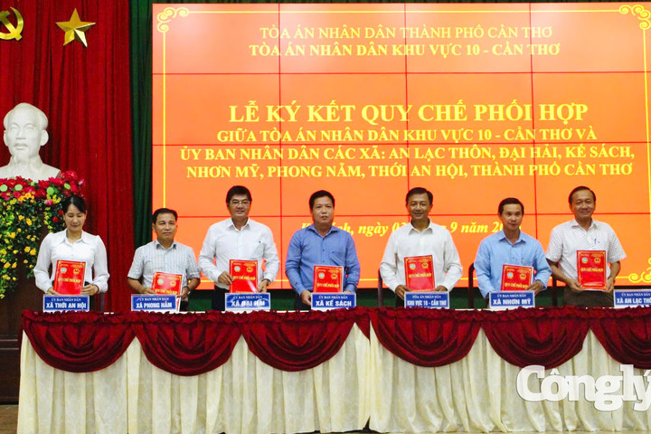 TAND khu vực 10 - Cần Thơ ký Quy chế phối hợp với UBND 6 xã