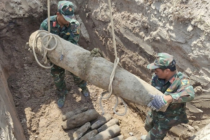 Phát hiện quả bom sót lại sau chiến tranh tại phố trung tâm Hải Phòng