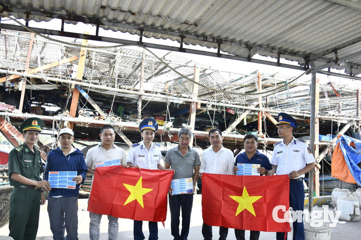 Chống khai thác IUU từ tàu cá đến từng gia đình