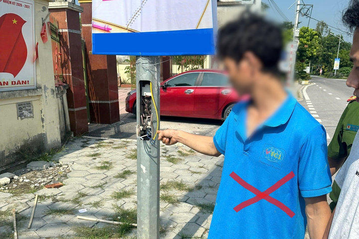 Khởi tố đối tượng trộm cắp dây cáp điện đèn chiếu sáng đường