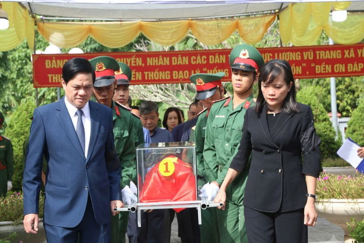 Sơn La: Truy điệu, an táng hài cốt liệt sĩ được quy tập tại bản Hua Đán