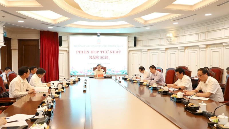 Chánh án Lê Minh Trí chủ trì phiên họp Hội đồng tuyển chọn Thẩm phán