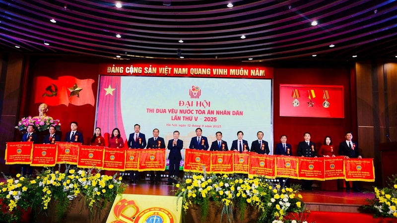 Đại hội thi đua yêu nước Tòa án nhân dân lần thứ V - Đoàn kết, trí tuệ và đổi mới