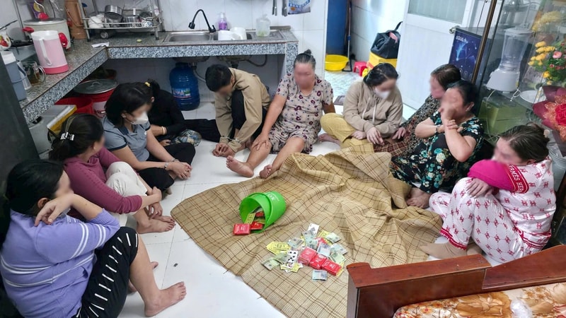 Bắt quả tang tụ điểm đánh bạc ăn thua