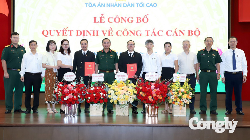 Tòa án nhân dân tối cao trao quyết định bổ nhiệm cán bộ