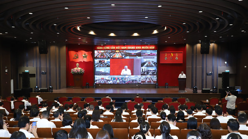 Cụ thể hóa nghị quyết, chỉ thị của Bộ Chính trị thành chương trình, kế hoạch