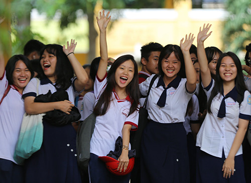 Thi THPT Quốc gia 2017: Phụ huynh mừng vì con thi ĐH mà "như thi học kỳ"