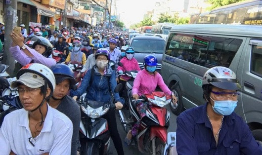 Cửa ngõ TP.HCM kẹt cứng ngày đầu đi làm sau lễ