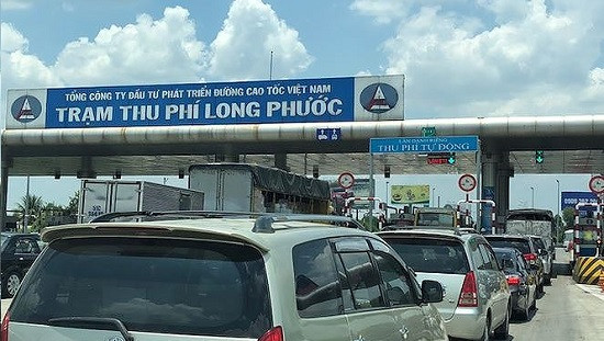 Cao tốc TPHCM - Dầu Giây ùn tắc hàng cây số nhưng không xả trạm
