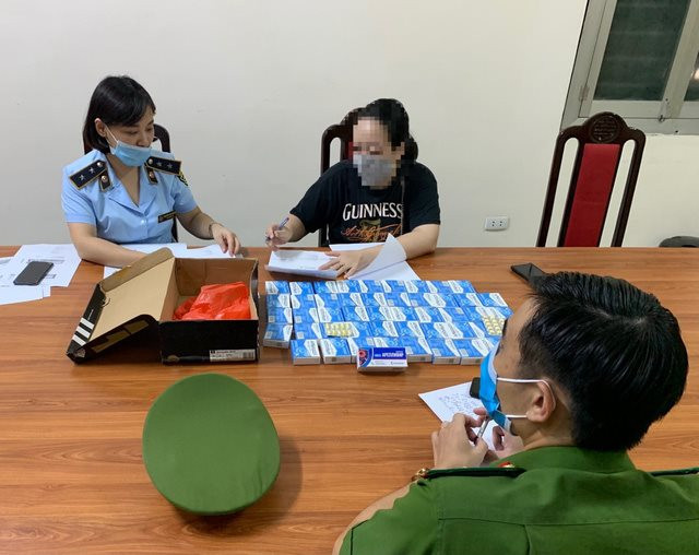 Hà Nội: Tạm giữ hơn 50 hộp thuốc kháng virus không có giấy tờ hợp lệ
