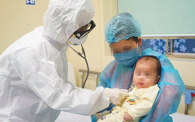 PGS.TS Nguyễn Lân Hiếu chỉ sai lầm khi chăm sóc trẻ mắc Covid-19 tại nhà