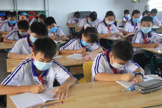 TP. HCM trang bị bộ sinh phẩm xét nghiệm nhanh kháng nguyên SARS-CoV-2 cho các cơ sở giáo dục
