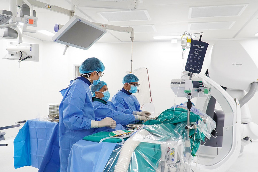 Tưởng đau xương khớp hóa ra bị tắc động mạch chậu, cụ ông được cứu kịp thời