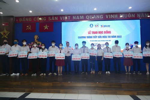 TPHCM: Trao 60 suất học bổng “Tiếp sức mùa thi” cho thí sinh đặc biệt khó khăn