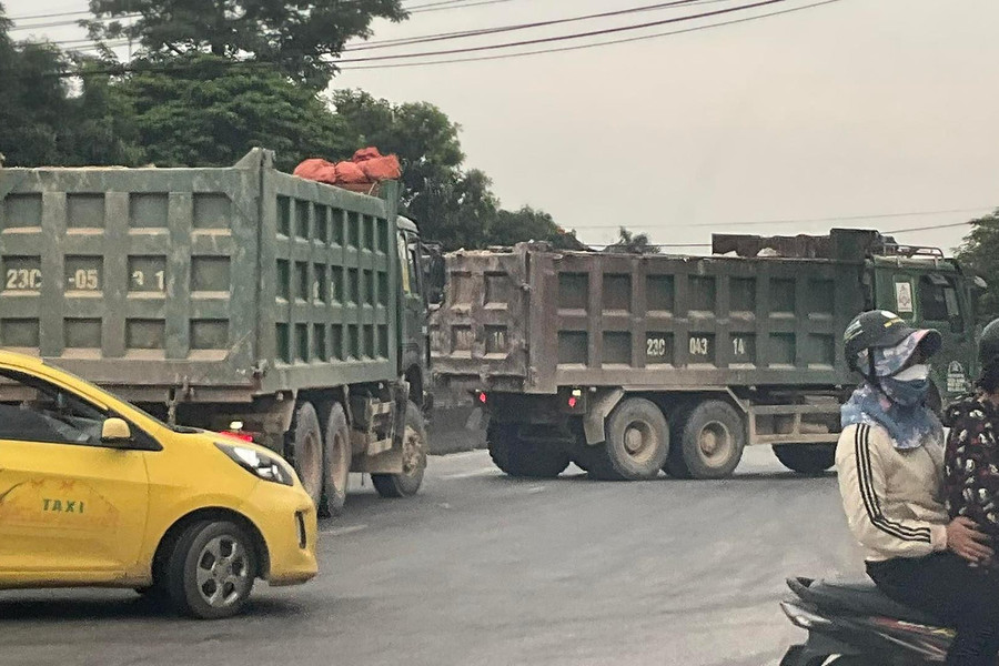 Nghệ An: Xe Hổ vồ ngoại tỉnh có dấu hiệu quá tải tung hoành
