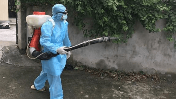 Hà Nội phun hóa chất diện rộng phòng sốt xuất huyết