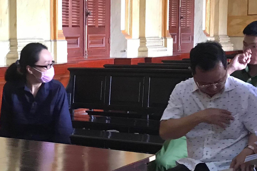 TPHCM: Đưa nhiều người ngoài danh sách vào tiêm ngừa vắc-xin Covid - 19, nguyên Trưởng Ban Tuyên giáo Quận ủy vào tù