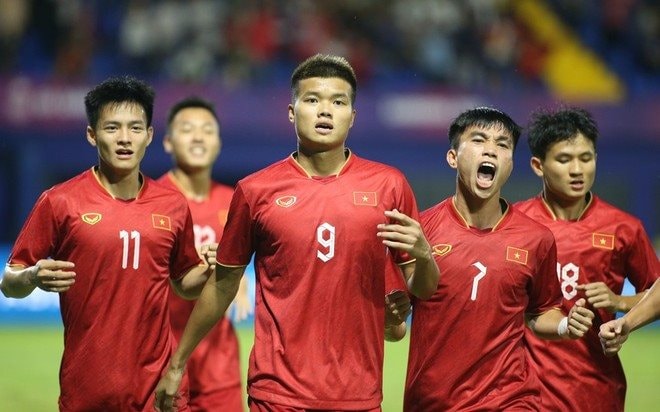 SEA Games 32: Đánh bại Malaysia, U22 Việt Nam vào bán kết