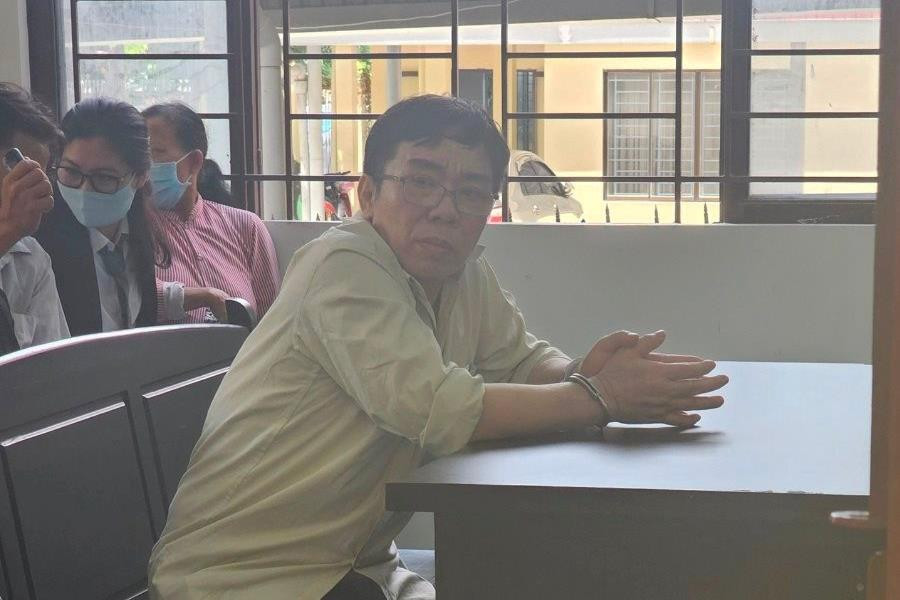 Bác sĩ sản khoa tự phẫu thuật tại nhà gây chết người hầu Tòa
