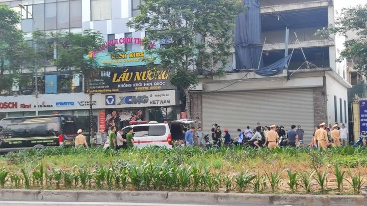 Hà Nội: Ô tô Limousine tông tử vong người phụ nữ đi xe đạp
