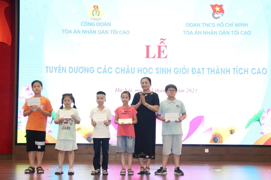 Rộn ràng Tết thiếu nhi 1/6 tại TANDTC